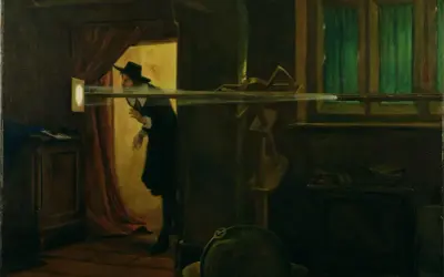 Mężczyzna w kapeluszu obserwuje obraz w camera obscura. Wnętrze pracowni z globusem i oknem.