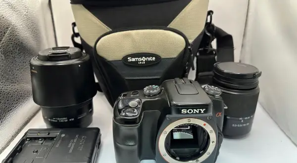 Lustrzanka Sony Alfa 100 - szczegółowe informacje i porównania modeli