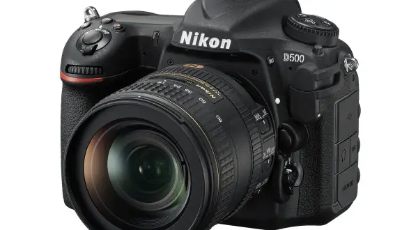 Najlepsze lekkie lustrzanki cyfrowe – idealne dla każdego fotografa