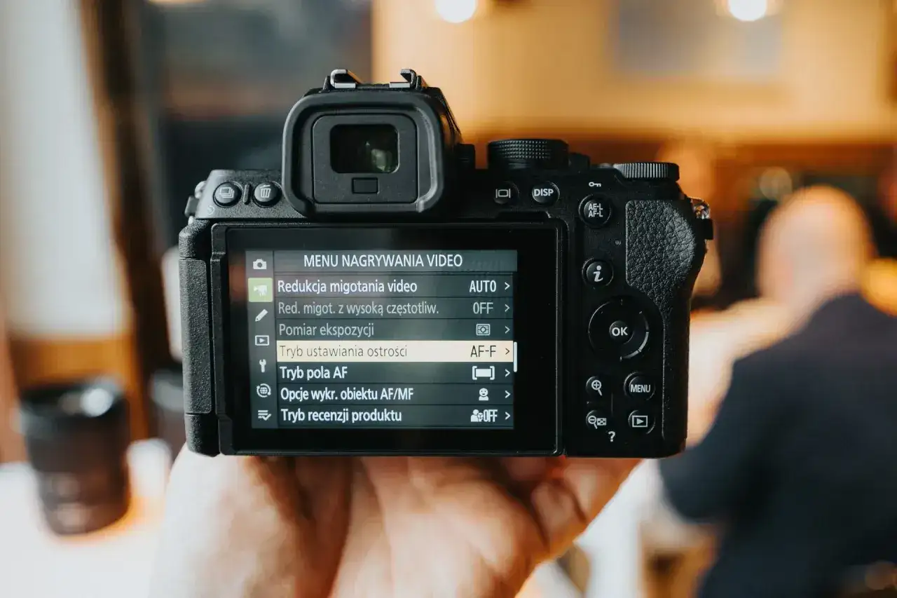 Jaki aparat fotograficzny wybrać, by nie przepłacić?