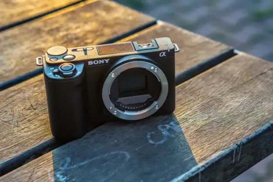 Sony ZV-E10 - czy to nadal dobry wybór dla twórcy?